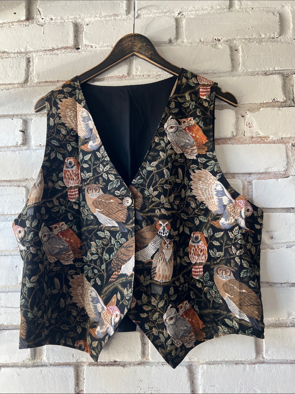 Women’s Owl Print V-Neck Vest Tank Top - Black/Brown